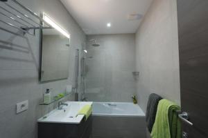 Private apartment with mountain and sea views, La Asomada, Lanzarote