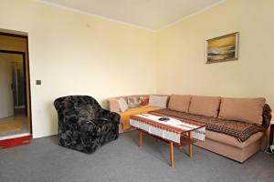 Apartments with parking space Novi Vinodolski - 5582