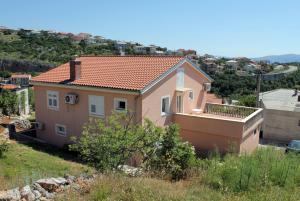 Apartments and rooms with parking space Senj - 5569 