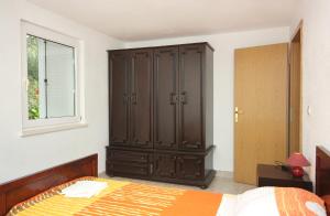 Apartments by the sea Splitska, Brac - 5664