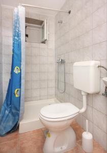 Apartments by the sea Splitska, Brac - 5664