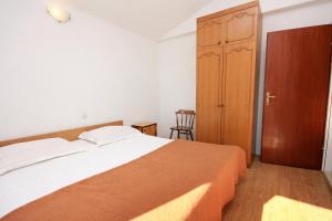 Apartments by the sea Cove Solotisa, Hvar - 5610