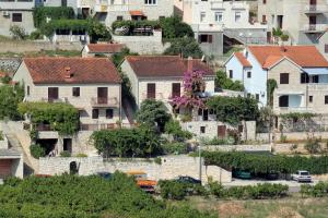 Apartments with a parking space Postira, Brac - 5659