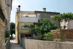 Apartments by the sea Punat, Krk - 5564 