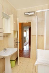 Apartments with parking space Senj - 5572