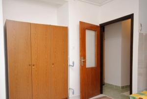 Apartments and rooms with parking space Klenovica, Novi Vinodolski - 5590