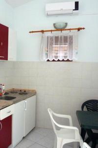 Apartments by the sea Zavode, Omis - 5252