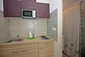 Apartments with WiFi Supetar, Brac - 5665