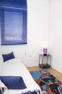 Apartments with a parking space Supetar Brac 5627