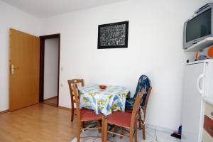 Apartments with parking space Crikvenica - 5553