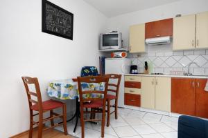 Apartments with parking space Crikvenica - 5553