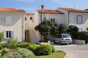 Apartments by the sea Postira, Brac - 5660