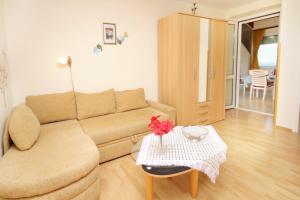 Apartments by the sea Postira, Brac - 5660