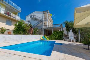Apartments with a swimming pool Dramalj, Crikvenica - 5551 
