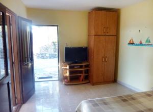 Apartments by the sea Zavode, Omis - 5252