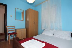 Apartments with a parking space Punat, Krk - 5350