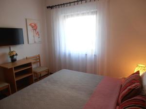 Apartments with parking space Sveti Anton, Krk - 5288