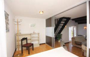 Apartments by the sea Vantacici, Krk - 5292