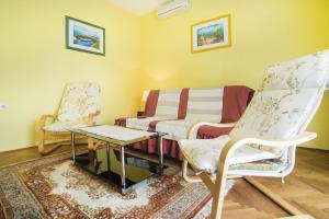 Apartments with a parking space Malinska (Krk) - 5456