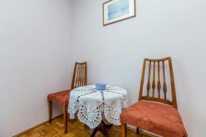 Apartments with a parking space Vantacici, Krk - 5313