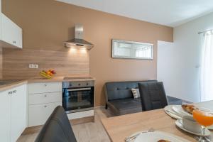 Apartments by the sea Nin, Zadar - 5666