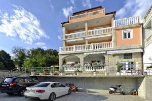 Family friendly apartments with a swimming pool Dramalj, Crikvenica - 5594 
