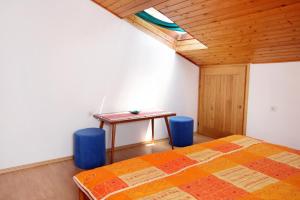 Apartments with parking space Punat, Krk - 5428