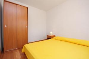 Apartments with a parking space Punat, Krk - 5373