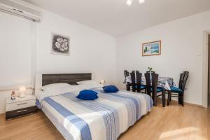 Apartments by the sea Klenovica, Novi Vinodolski - 5575