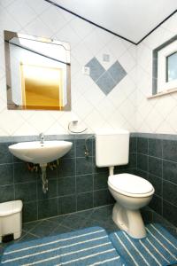 Apartments by the sea Selce, Crikvenica - 5550