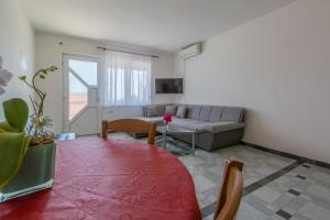 Apartments with swimming pool Dramalj, Crikvenica - 5551