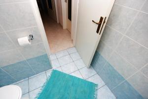 Apartments with parking spaces Novi Vinodolski - 5593