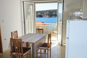 Apartments by the sea Sumartin, Brac - 5620