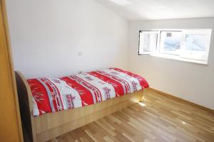 Apartments by the sea Sumartin, Brac - 5620