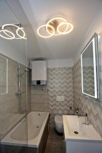 Apartments with WiFi Supetar, Brac - 5665