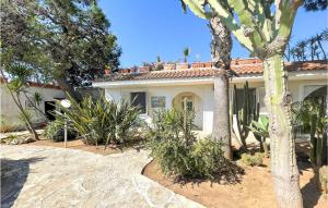 2 Bedroom Lovely Apartment In Frigole