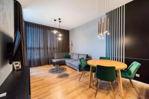 Praga 23rd Floor High-Class Apartment by BookingHost