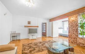 Cozy Apartment In Gdynia With Wifi - 格丁尼亚