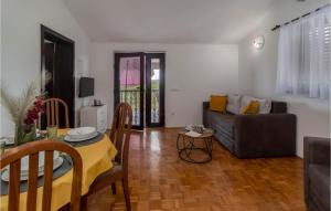 1 Bedroom Lovely Apartment In Jadranovo 