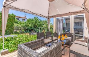 2 Bedroom Gorgeous Apartment In Medulin 