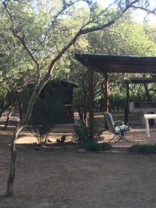 Arcángeles del Oeste - Descanso al pie de la montaña