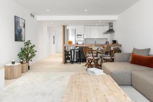 Large apartment in Playas del Duque