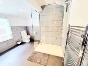 Beautiful Georgian Mansion! by City Sparrow