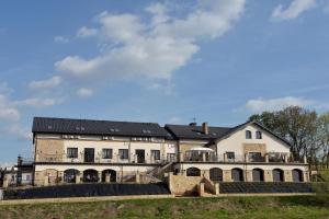 Hotel nad Pilicą