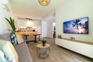 NUEVO a estrenar. Vistas al mar, terraza, ascensor