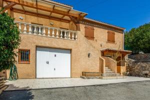 Maisons de vacances Wonderful typical southern villa with pool - Toulon - Welkeys : photos des chambres