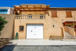 Maisons de vacances Wonderful typical southern villa with pool - Toulon - Welkeys : photos des chambres