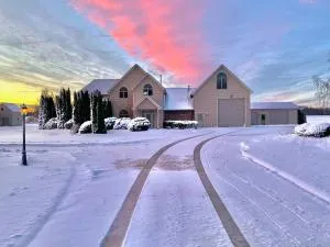 The West Wing - Newfane