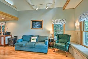 Charming Stonington Studio with Ocean Views!