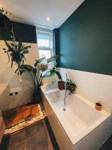 Spacious Designer Duplex next to Central Park